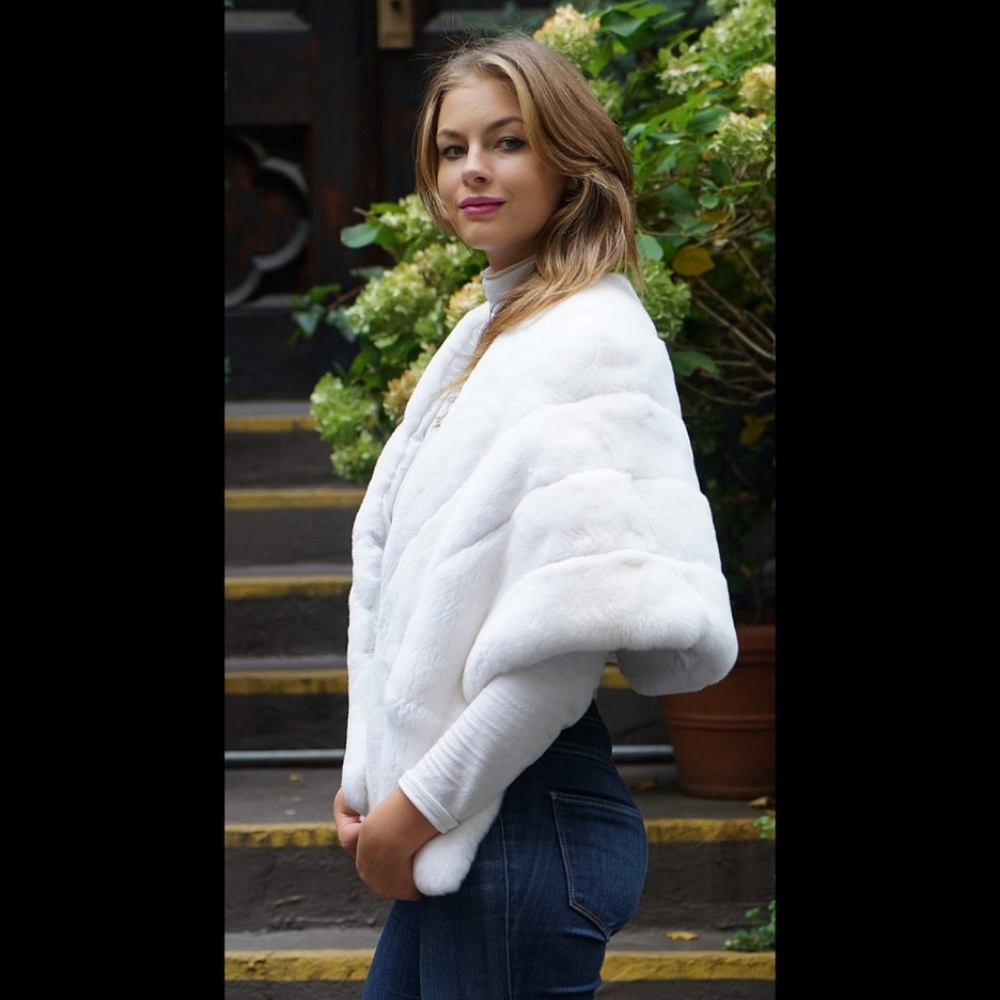 White Rex Rabbit Caplet - Picture 5 of 6